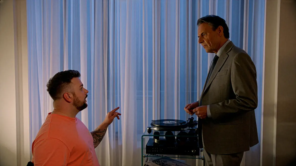 Jonas (Felix van Deventer) gerät bei GZSZ immer wieder mit Jo Gerner (Wolfgang Bahro) aneinander.