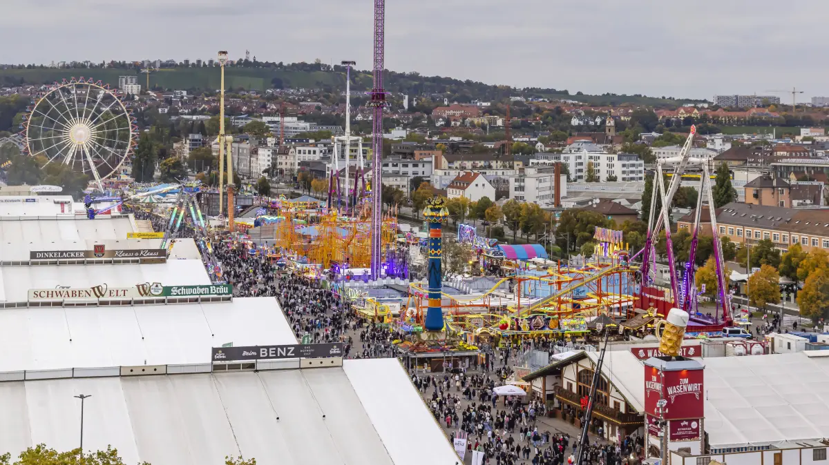 Mehrere Zugänge zum Cannstatter Volksfest sind gesperrt. (Archivfoto)