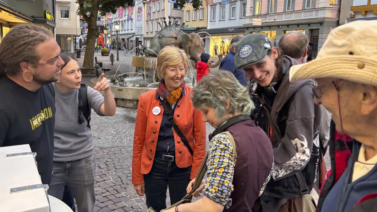 Geislingen - Lange Nacht der Demokratie am Vorabend des Tags der Deutschen EInheit in der Fuzo Geislingen - Stadtjugendring mit Drucker