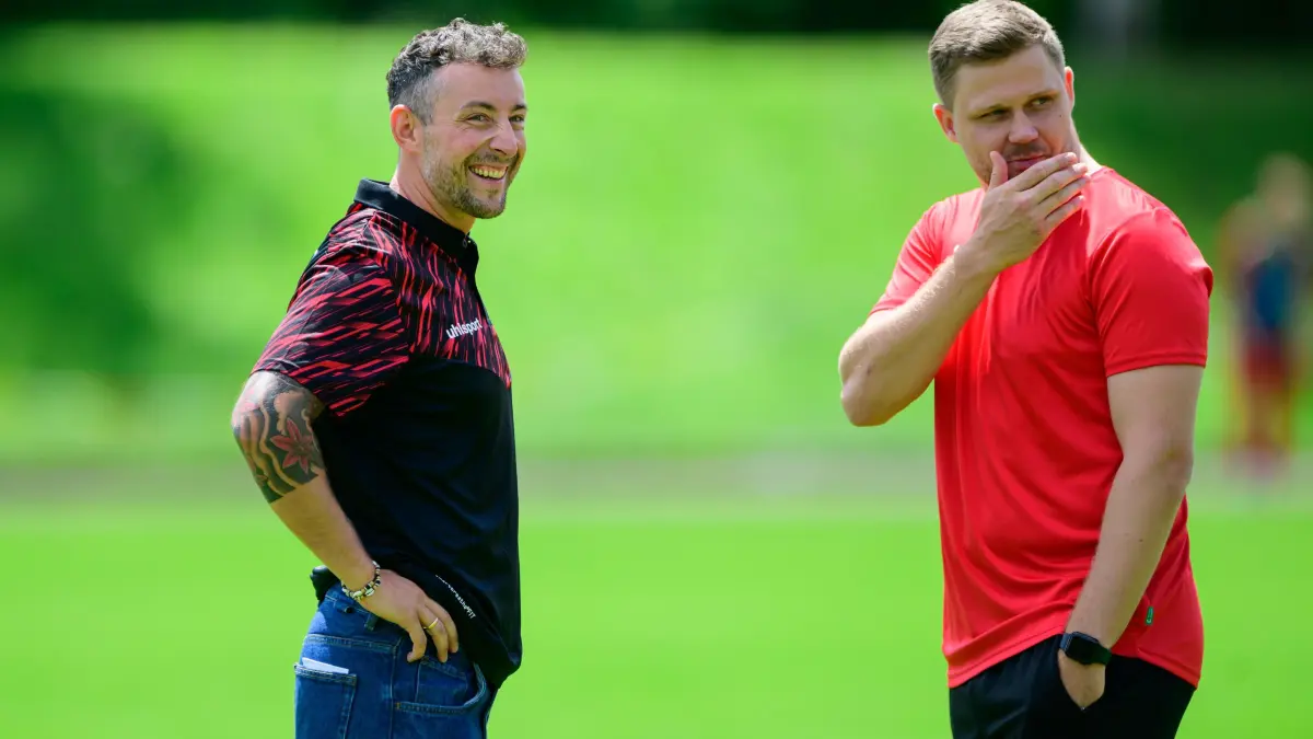 Sprach von einer verdienten Niederlage: FCH-Co-Trainer Sandro Bossert (rechts) - hier zusammen mit FCH-Cheftrainer Daniel Seemann.