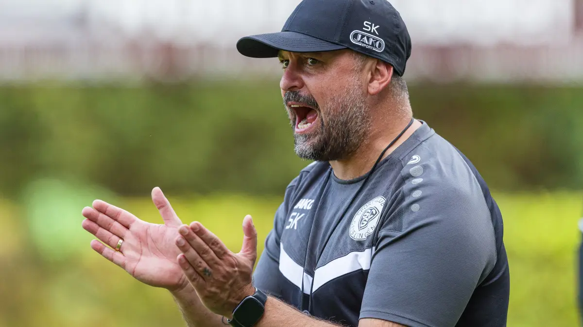 Fussball Landesliga: Fussball Landesliga; SC Geislingen - GSV Maichingen;
Trainer Sezgin Karabiyik (SC Geislingen);
03.10.2026; Stadion Eybacher Tal; Geislingen.
Foto: Thomas Madel