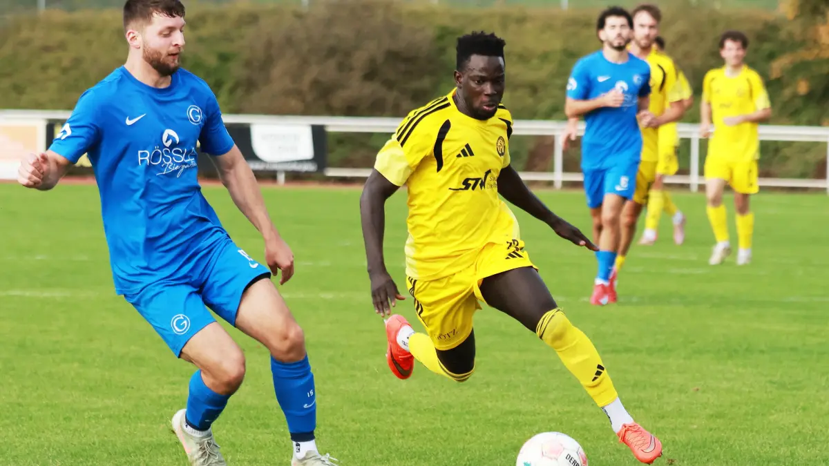 Sainey Badjie (am Ball) erzielt den einzigen Treffer für den TSV Crailsheim.