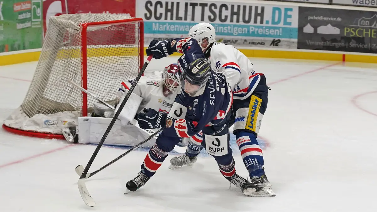 Die Devils Ulm/Neu-Ulm sind nach einem finalen Testspiel gegen den EV Pfronten am Sonntagabend in die Bayernliga-Saison gestartet.