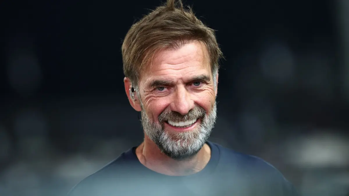 Griechenland - Deutschland: 04.10.2026, Griechenland, Thessaloniki: Fußball, Nationalmannschaft, Männer, Nations League A, Griechenland - Deutschland, Gruppe 2, Spieltag 4, Toumba Stadion, Bundestrainer Jürgen Klopp (Deutschland) gibt vor dem Spiel ein Interview. Foto: Christian Charisius/dpa +++ dpa-Bildfunk +++