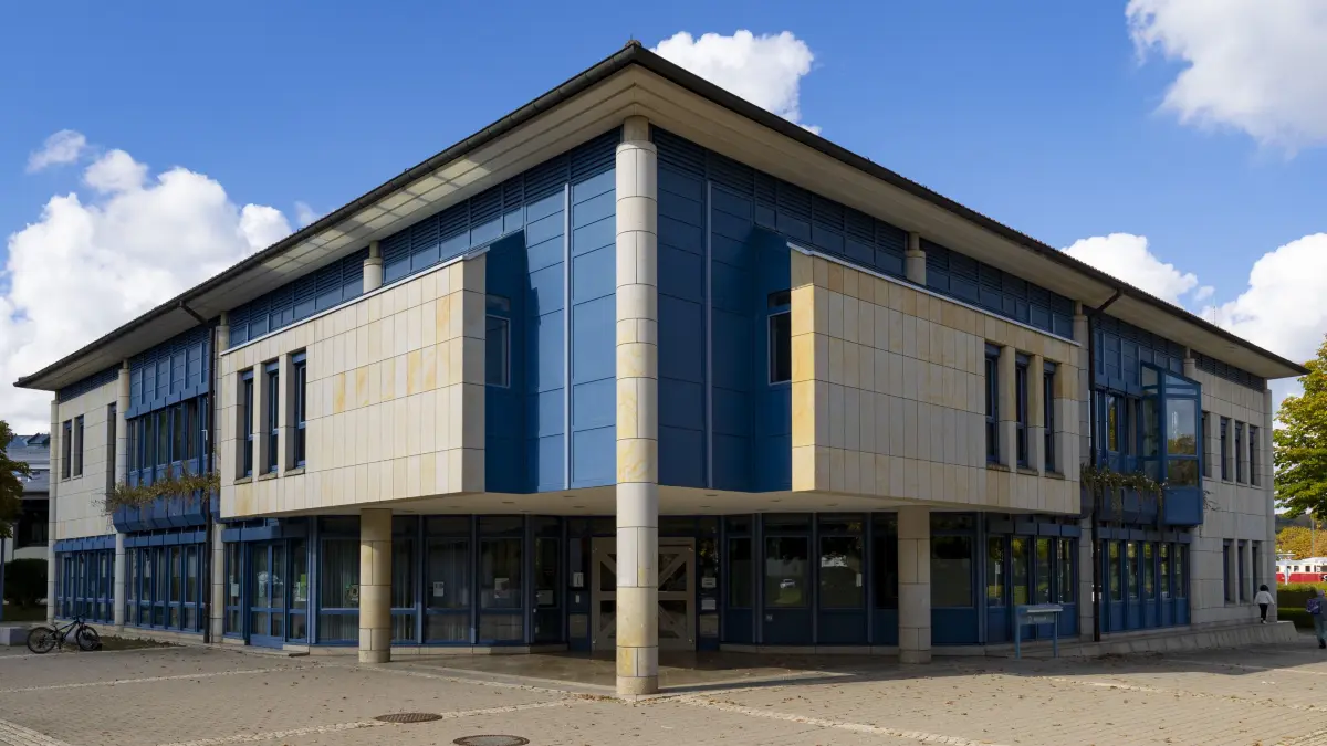 Amstetten - Rathaus und Lonetalschule