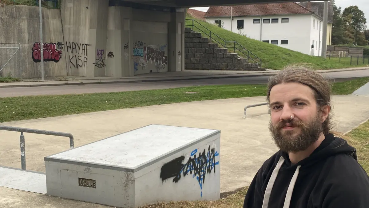 Christoph Schlegel im Ehinger Skatepark. Den Oberbürgermeister vergleicht er mit einem Kapitän - und die Bevölkerung sei die Crew auf dem Ehinger Schiff.