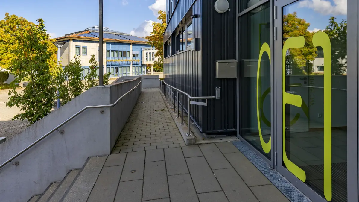 Amstetten - Rathaus und Lonetalschule