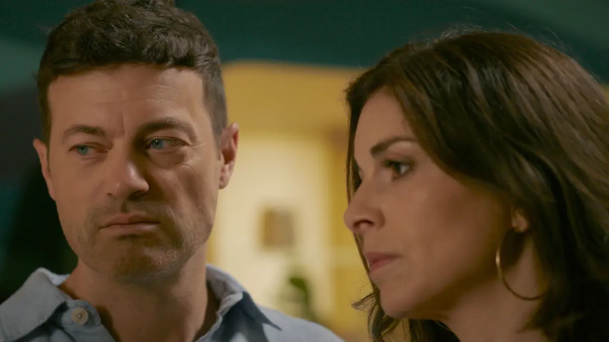 Gabriella (Bianca Hein) und Ben (Jörg Rohde) kommen sich wieder näher.