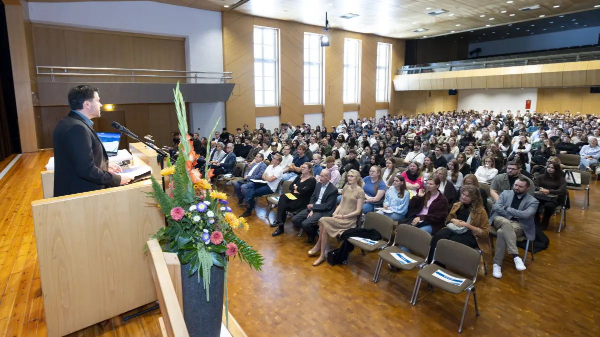 HfWU Geislingen - Eröffnung Wintersemester in der Jahnhalle Geislingen