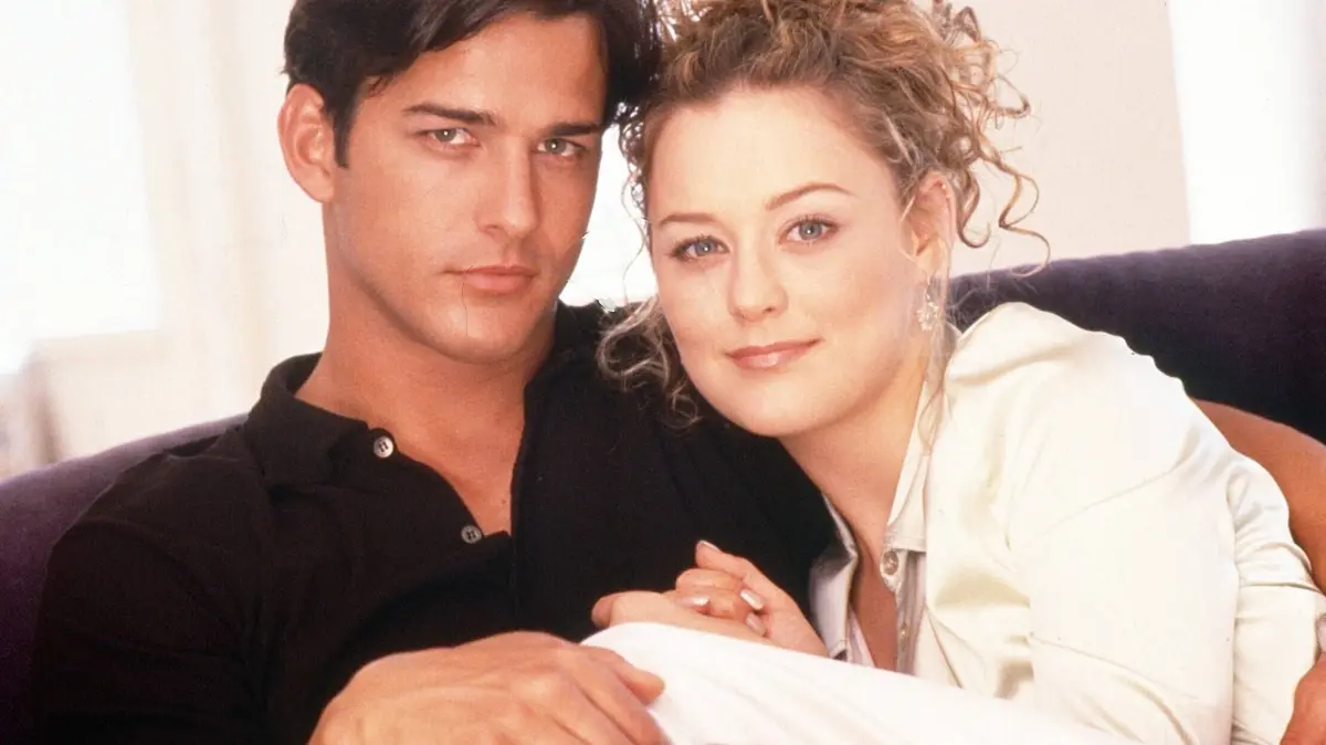 ANOTHER WORLD, from left: Mark Mortimer, Taylor Stanley, 1990s, 1964-1999. ph: Arthur Cohen / NBC /Courtesy Everett Collection Ref:TSDANWO NB184 PUBLICATIONxINxGERxSUIxAUTxONLY Copyright: xx TSDANWO NB184