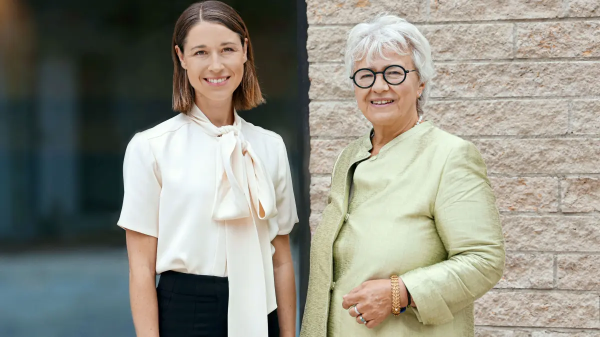 Maria Würth, Geschäftsbereichsleiterin Kunst und Kultur bei Würth, und Sylvia Weber, Intendantin Kultur bei Würth, erwarten mit Spannung die Wiedereröffnung der Kunsthalle Würth.