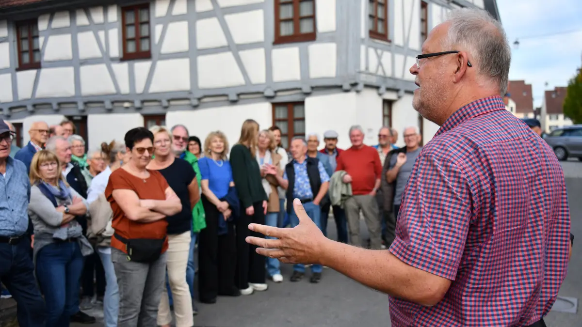 Stadtführung "Ackerbürgerhäuser im Wandel" in Munderkingen mit Altbürgermeister Michael Lohner