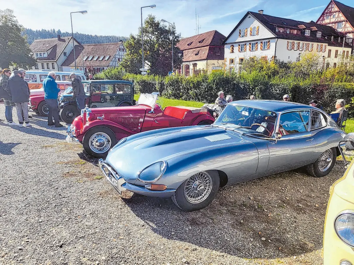 Parallel zum verkaufsoffenen Sonntag findet wieder der beliebte Oldtimertreff statt, bei dem sich Schmuckstück an Schmuckstück reiht. ⇥Fotos: Privat