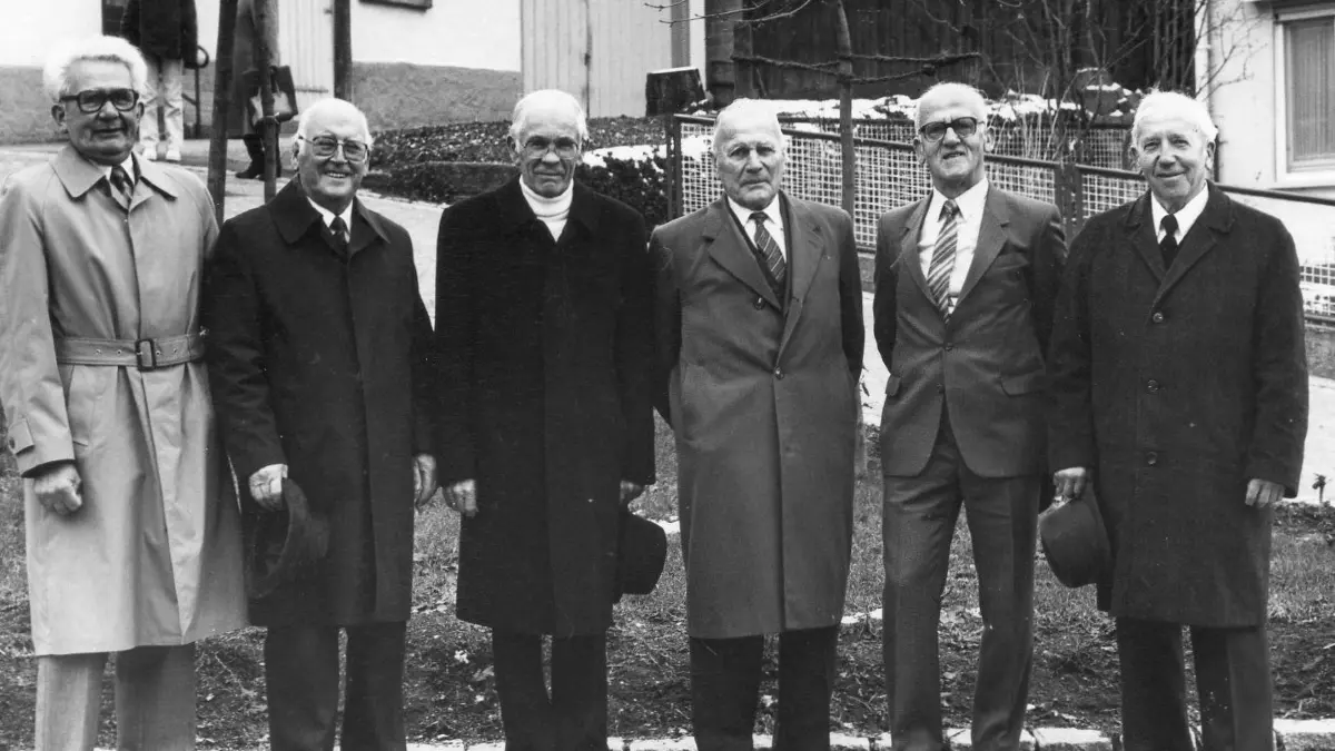 Männer der ersten Stunde: Gründer und Ausbilder des Ofterdinger Posaunenchors beim 60-jährigen Jubiläum im Jahr 1986. Der Chor war 1926 von sechs Mitgliedern des örtlichen Jünglingsvereins gegründet worden. Bild: