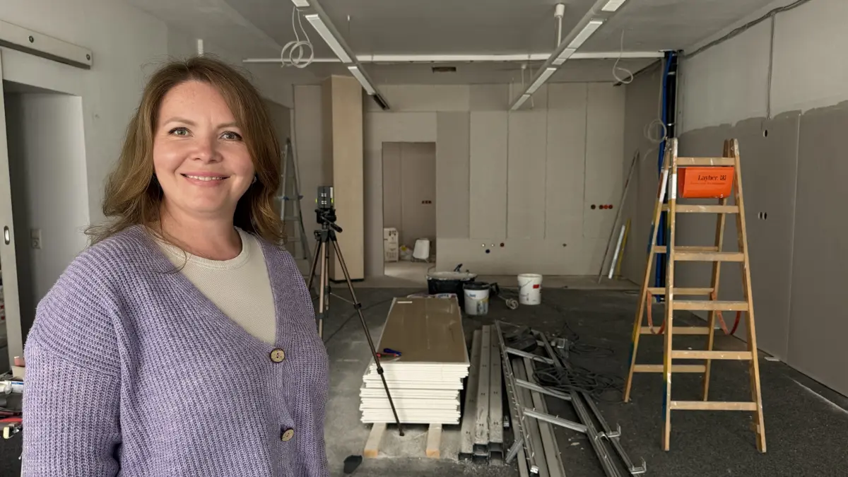 Olga Müller freut sich auf die Eröffnung des neuen Katzencafés am Hechinger Marktplatz.