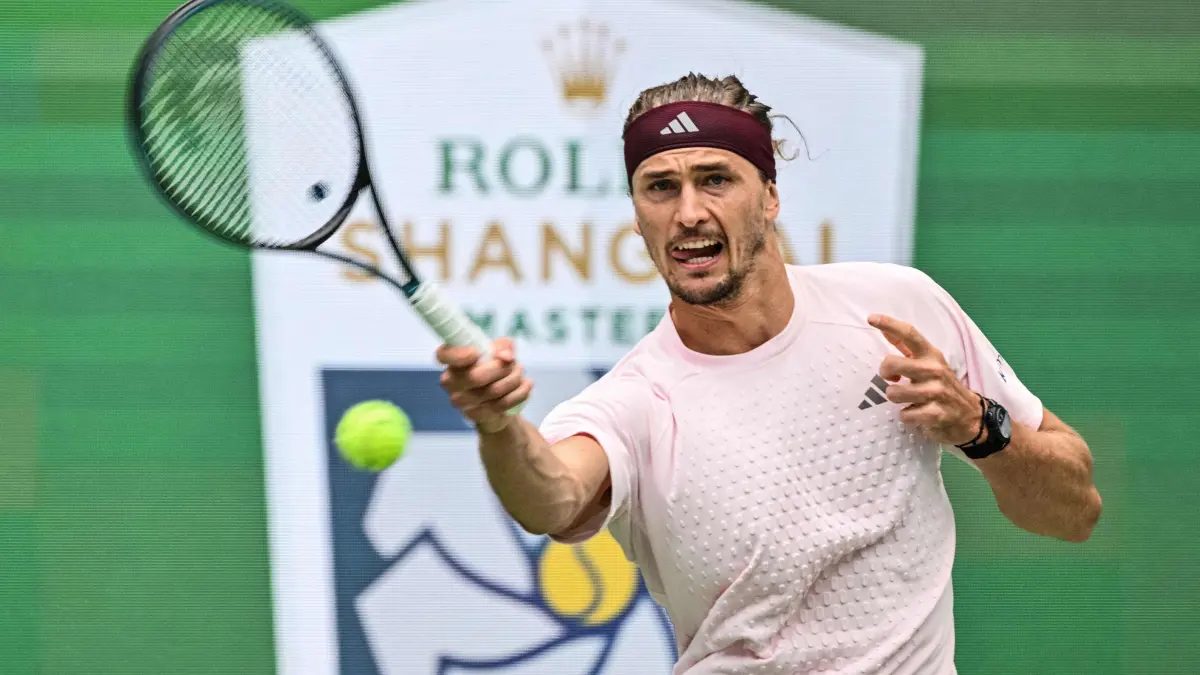 TENNIS-ATP-CHN: Germany's Alexander Zverev hits a return to China's Wu Yibing during their men's singles match at the Shanghai Masters tennis tournament in Shanghai on October 9, 2026. (Photo by Hector RETAMAL / AFP)