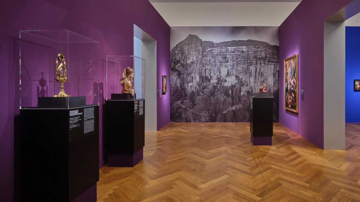 In guter Gesellschaft: So steht die "Schöne Ulmerin" in der Städel-Ausstellung.