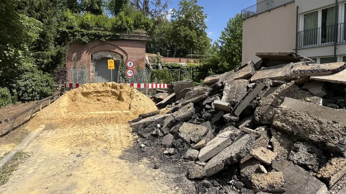 Seit gut einem Jahr ist das Memminger Tor in Neu-Ulm gesperrt. Das soll so aber nicht bleiben, versichert die Stadtverwaltung.