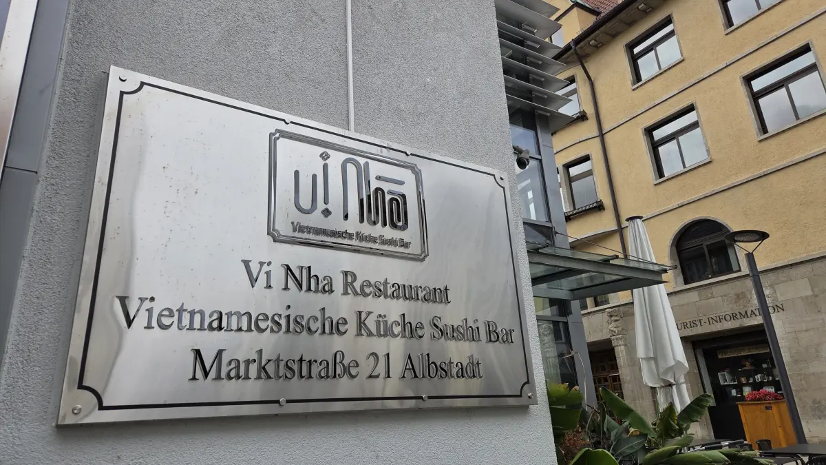 Das Restaurant Vi Nha in der Ebinger Innenstadt hat vorübergehend wegen eines Wasserschadens geschlossen.