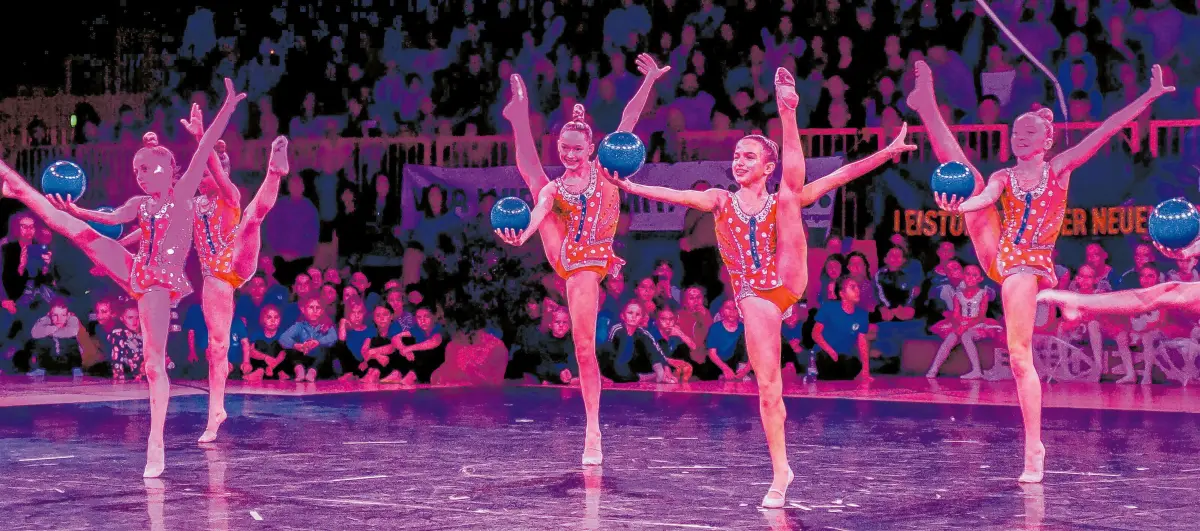Rechts: Die Rhythmische Sportgymnastik präsentiert Eleganz, Präzision und Ausdruckskraft. Beide Gruppen sind nicht nur bei der TSG-Sportgala, sondern auch beim TSG-Sporttag mit dabei.Archivfotos: Ernst Schweizer