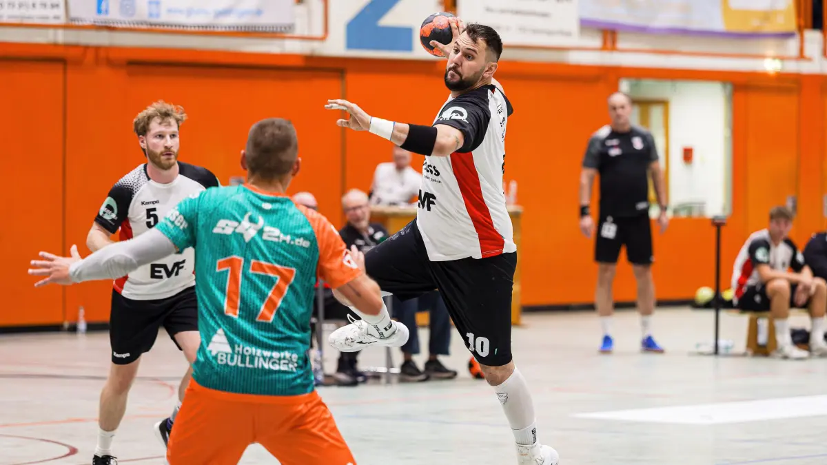Handball Verbandsliga: Handball Verbandsliga; TV Altenstadt - SG Hofen/Hüttlingen;
Tarkan Girgin (TV Altenstadt, #10);
10.10.2026; Michelberghalle; Geislingen.
Foto: Thomas Madel