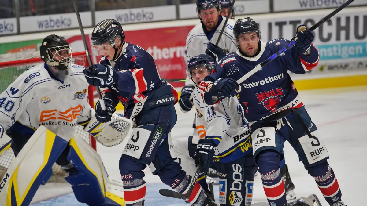 Die Devils Ulm/Neu-Ulm haben am Freitagabend gegen den EHC Waldkraiburg mit 1:5 verloren.