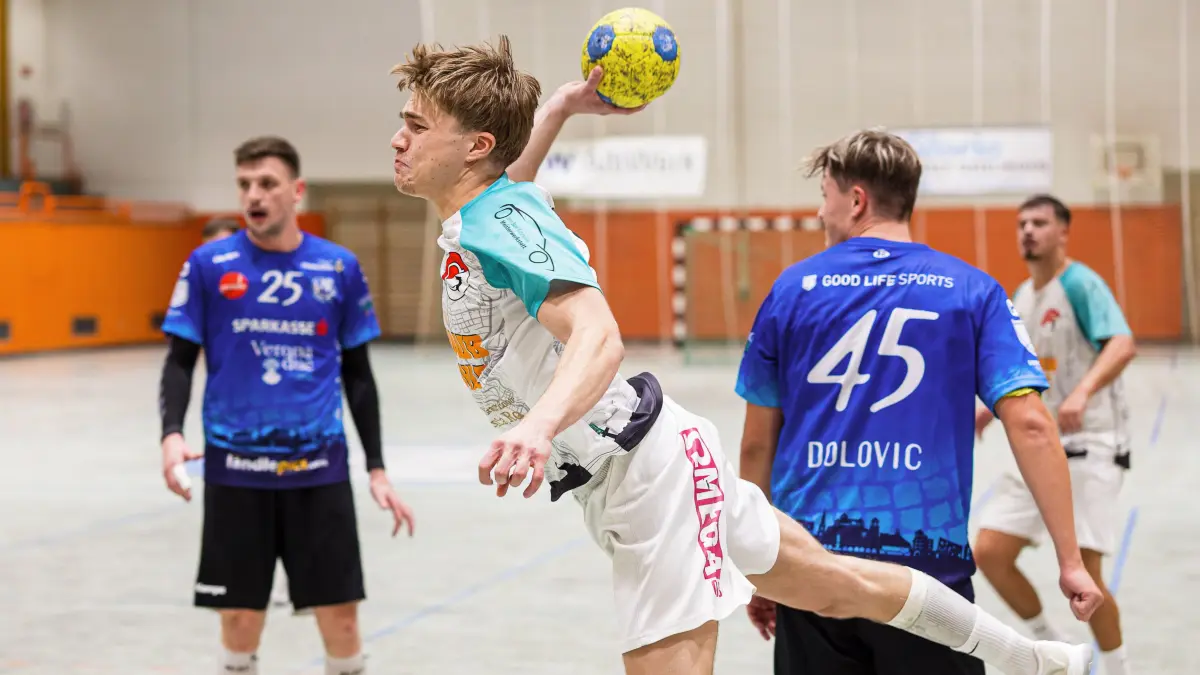 Handball Landesliga: Handball Landesliga; TG Geislingen - BW Feldkirch;
Ben Fischer (TG Geislingen, #3);
11.10.2026; Michelberghalle, Geislingen.
Foto: Thomas Madel