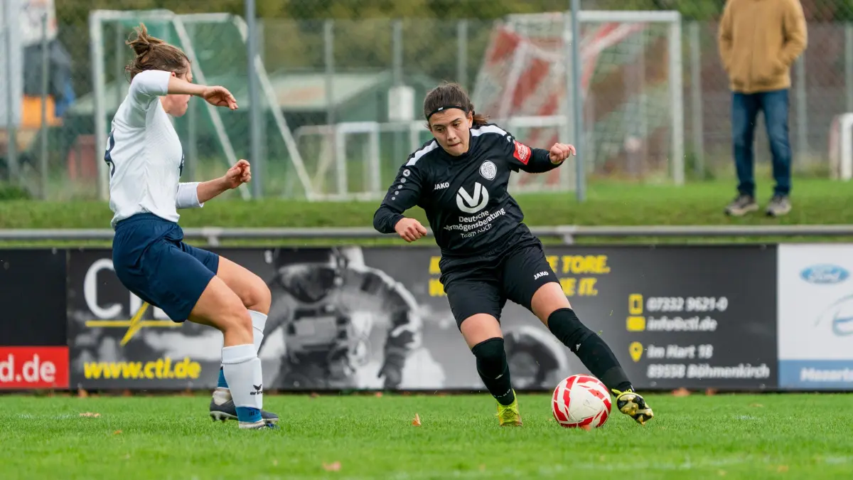 1.FC Donzdorf vs. TSV Lustnau, Fussball, Frauen Verbandsliga, Baden-Wuerttemberg, 5. Spieltag, 11.10.2026: Lena Scheiring (1.FC Donzdorf, #10),
1.FC Donzdorf vs. TSV Lustnau, Fussball, Frauen Verbandsliga, Baden-Wuerttemberg, 5. Spieltag, 11.10.2026,
Foto: MaxMedia-Productions/Max Vogel