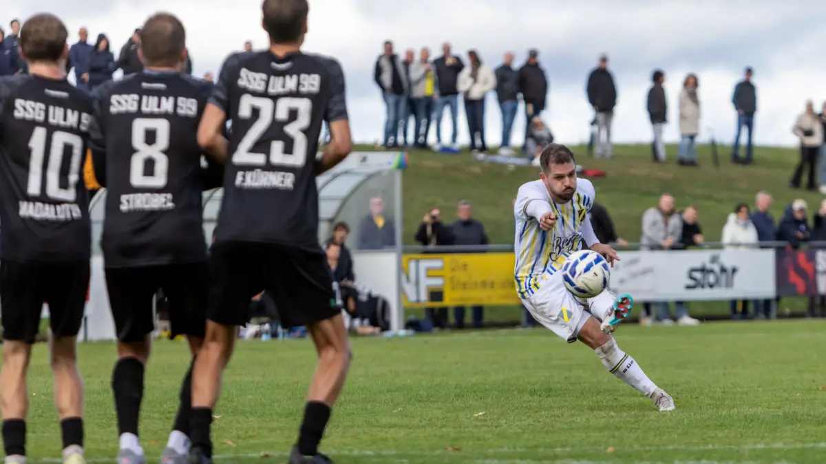 SSV Ehingen-Süd - SSG Ulm 99 5:0 Landesliga Fußball Maximilian Eiselt