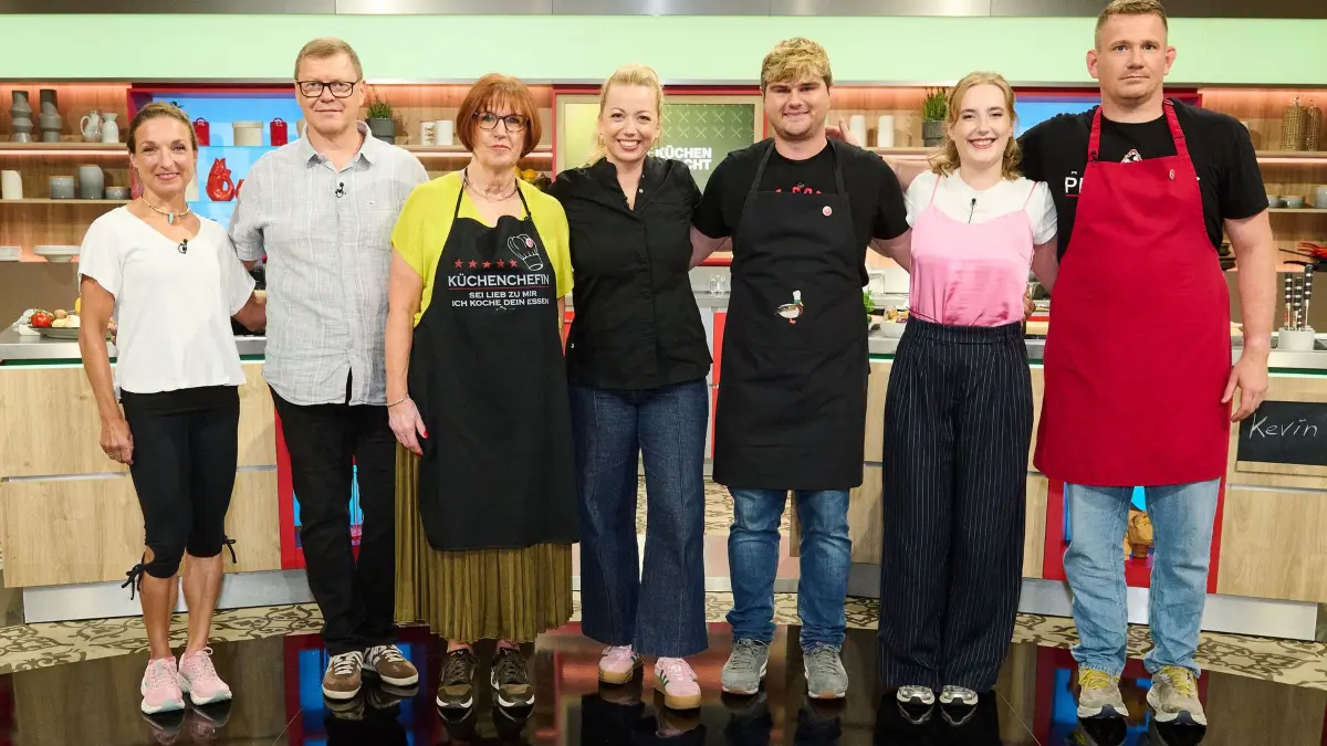 Von links: Kandidaten Patricia Mysiak, Martin Schwibach, Karin Schmeck, Moderatorin Zora Klipp, Kandidaten Kevin Reißner, Ellen Stautmeister und Hannes Hilbrecht