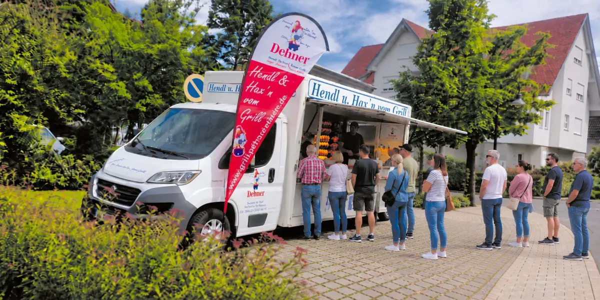 Eine der mobilen Bratereien der Firma Dehner.