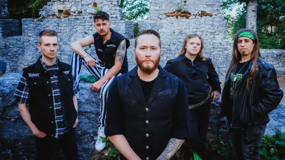 Die Band FearPark, bestehend aus Gitarristen Aaron Pollermann (von links), Schlagzeuger Kai Irmscher, Sänger Andi Irmscher, Bassisten Robin Irmscher und Gitarristen Davin Wolfer, bringt an diesem Freitag, 16. Oktober, ihre erste Studio-Single "Killing Match" heraus.