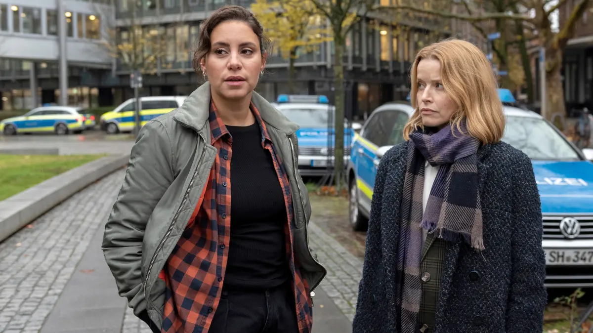 Am 18. Oktober 2026 ermittelt das neue Kiel-Team im „Tatort: Unter Feinden“.