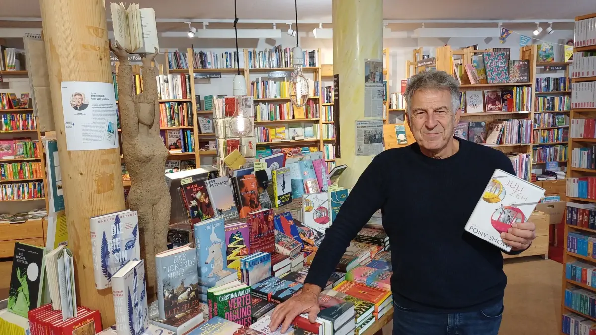 Jürgen Rieger verkauft seit 30 Jahren Sachbücher, Romane und Co.