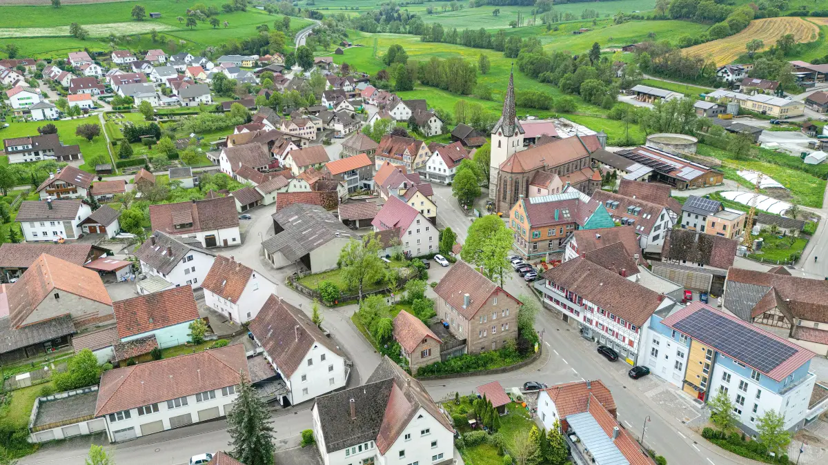 Bühlerzell, Drohnenaufnahme, Ortskern, Kirche, Rathaus, Wirtschaft