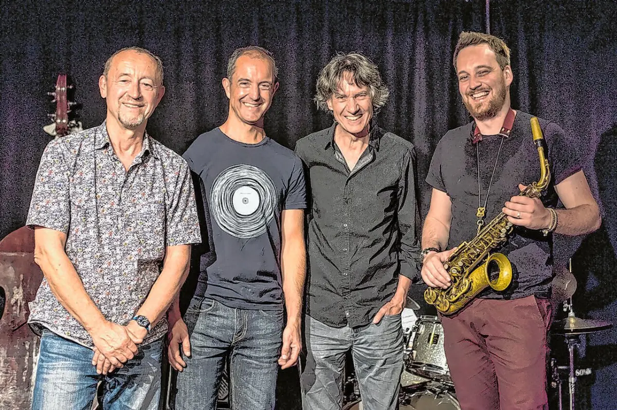 Bei den diesjährigen Jazz & Klassik Tagen unter anderem zu erleben (v. l.): Das Cécile Verny Quartet beim Eröffnungskonzert am Samstag,17. Oktober, in der Westspitze sowie Markus Harm & Friends am Samstag, 24. Oktober, bei Jacques’ Wein-Depot. Fotos: Veranstalter