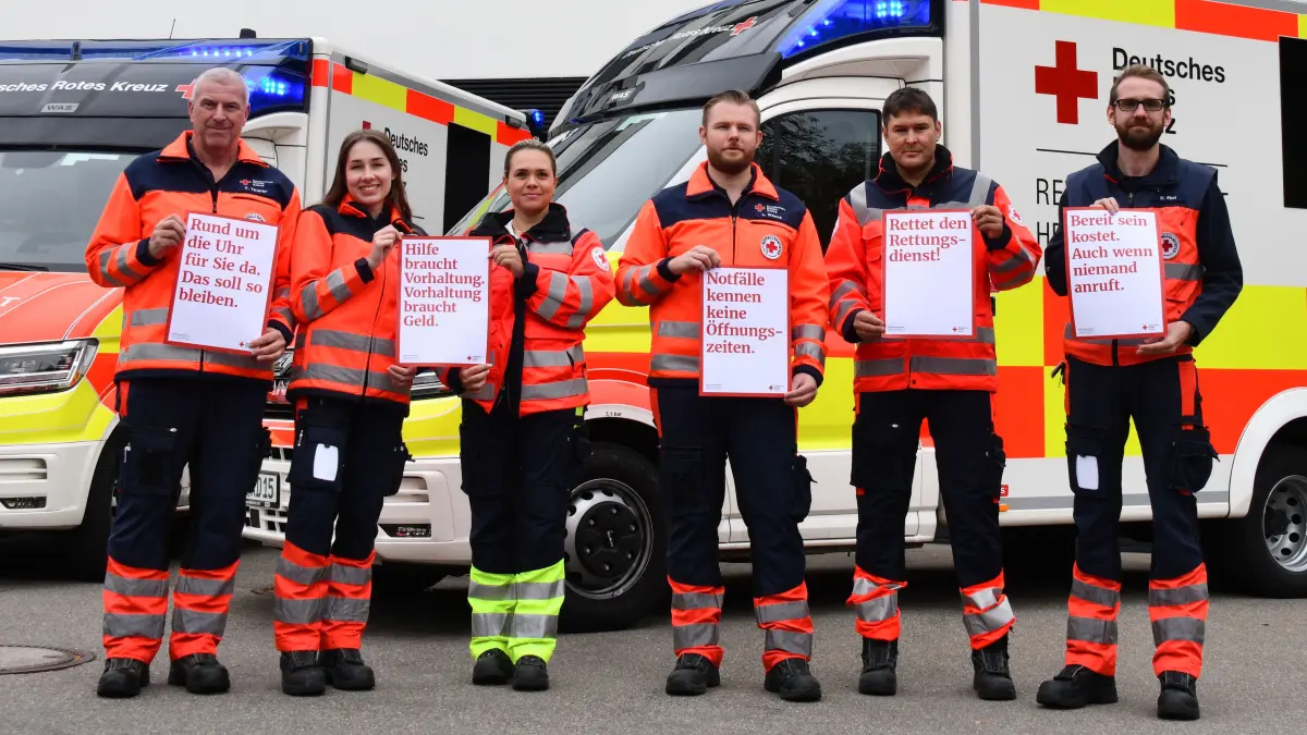Im Rahmen einer bundesweiten Aktion haben die anerkannten Hilfs- und Luftrettungsorganisationen in Deutschland ihre Forderungen hinsichtlich der geplanten Notfallreform bekräftigt. Auch der DRK-Rettungsdienst Heidenheim-Ulm beteiligte sich.