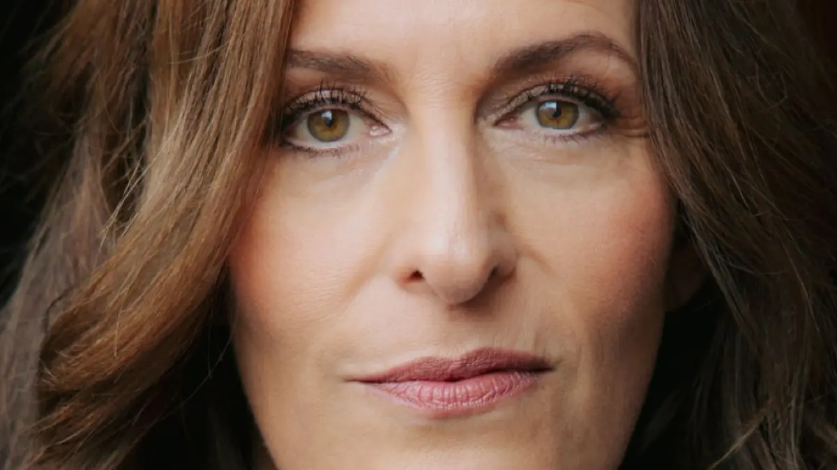 Katrin Flemming (Ulrike Frank) steht vor einem großen Problem.