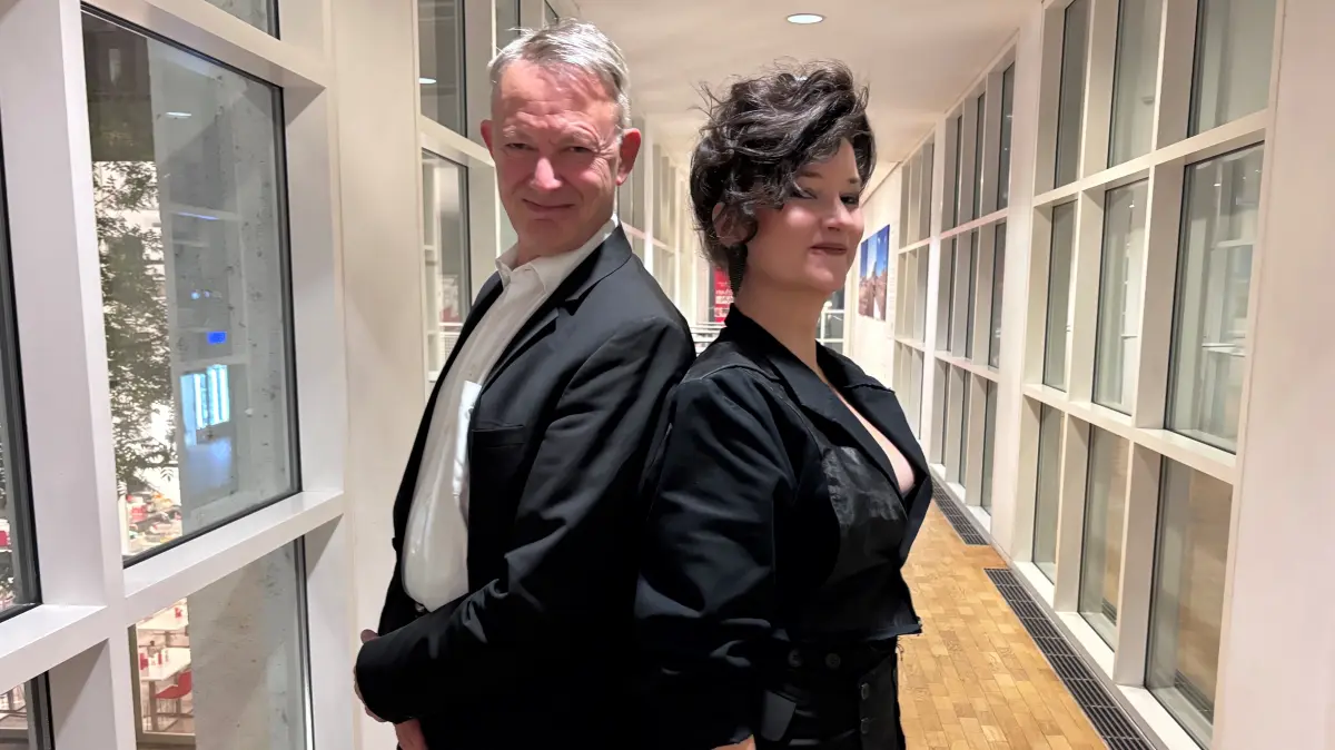 Vor dem Auftritt im Stadthaus: Anna Prohaska (rechts) und Eric Schneider.