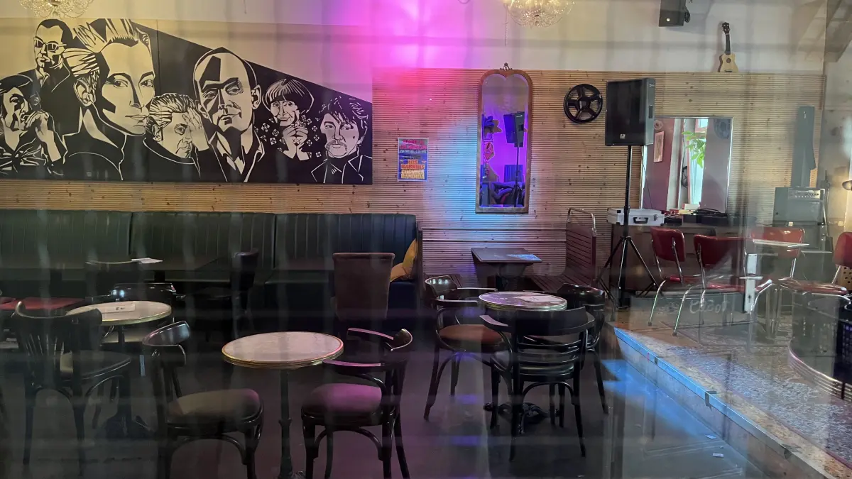 Noch brennt Licht im Atelier. Erlischt es nach den Französischen Filmtagen oder bereits vorher?