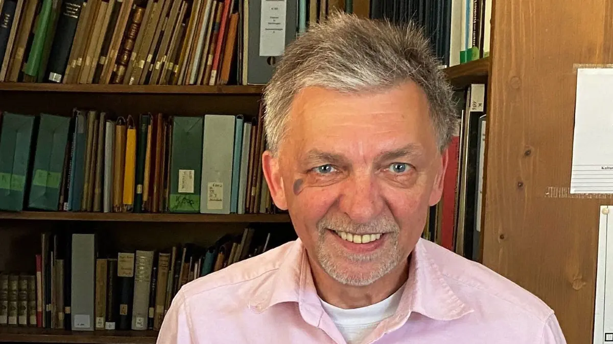 Acht Jahre lang hat der Hechinger Historiker und Journalist Rolf Vogt in der Hohenzollerischen Heimatbücherei mit Herzblut und großem Sachverstand Regie geführt. Diesen Sommer hat er gekündigt.
