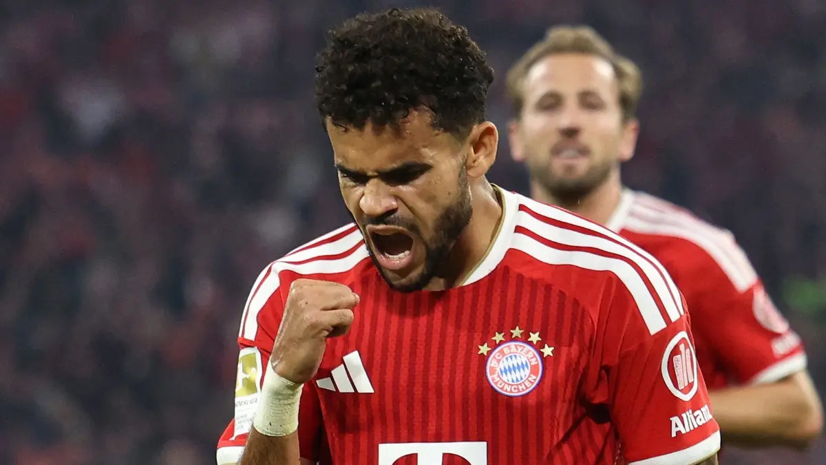 FBL-GER-BUNDESLIGA-BAYERN MUNICH-LEIPZIG: Bayern Munich's Colombian forward #14 Luis Diaz celebrates scoring the opening goal with his teammates during the German first division Bundesliga football match between FC Bayern Munich and RB Leipzig in Munich, southern Germany, on October 17, 2026. (Photo by Alexandra BEIER / AFP) / DFL REGULATIONS PROHIBIT ANY USE OF PHOTOGRAPHS AS IMAGE SEQUENCES AND/OR QUASI-VIDEO ALTERNATIVE CROP