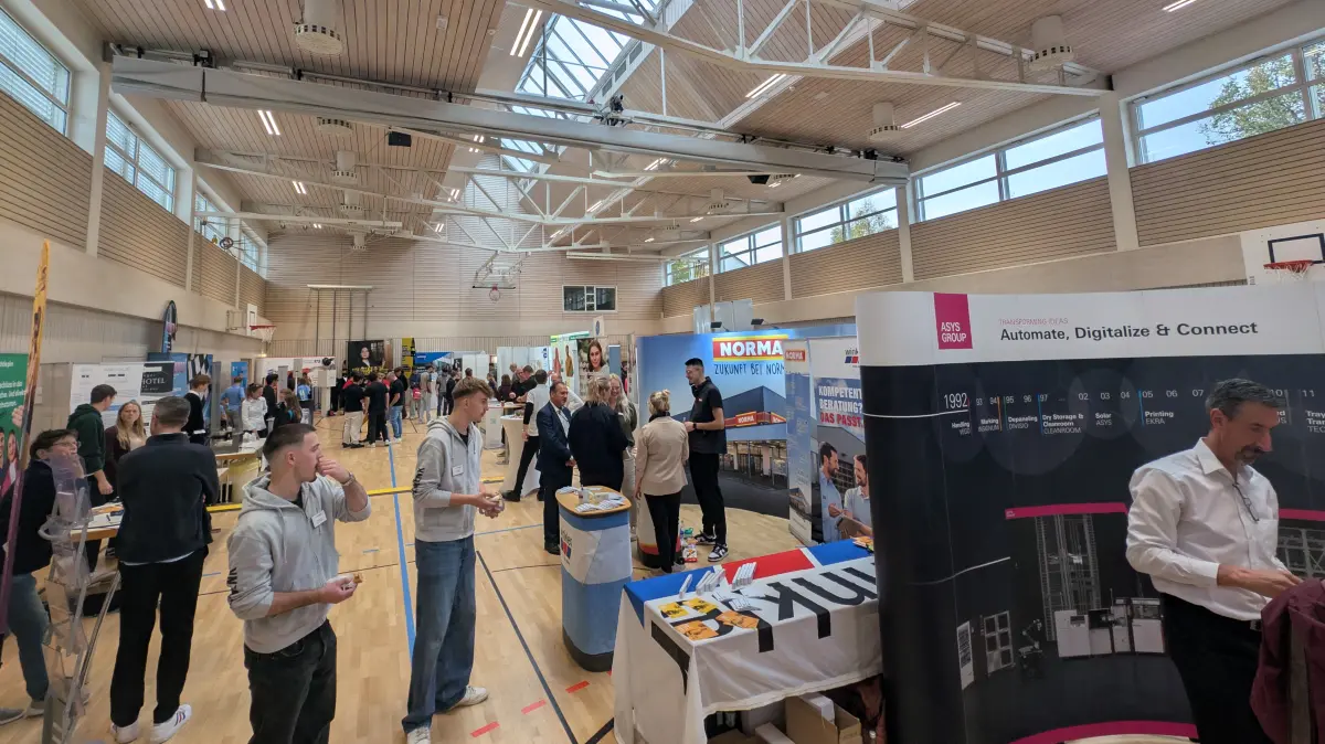 Über 100 Berufsbilder wurden auf der Ausbildungsbörse in der Langenauer Stadthalle vorgestellt.
