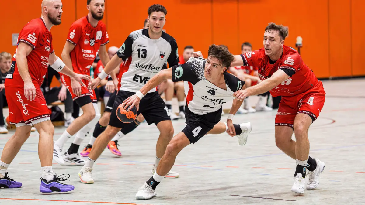 Handball Verbandsliga: Handball Verbandsliga; TV Altenstadt - HV Rot-Weiß Laupheim;
Robin Schieß (TV Altenstadt, #4);
17.10.2026; Michelberghalle; Geislingen.
Foto: Thomas Madel