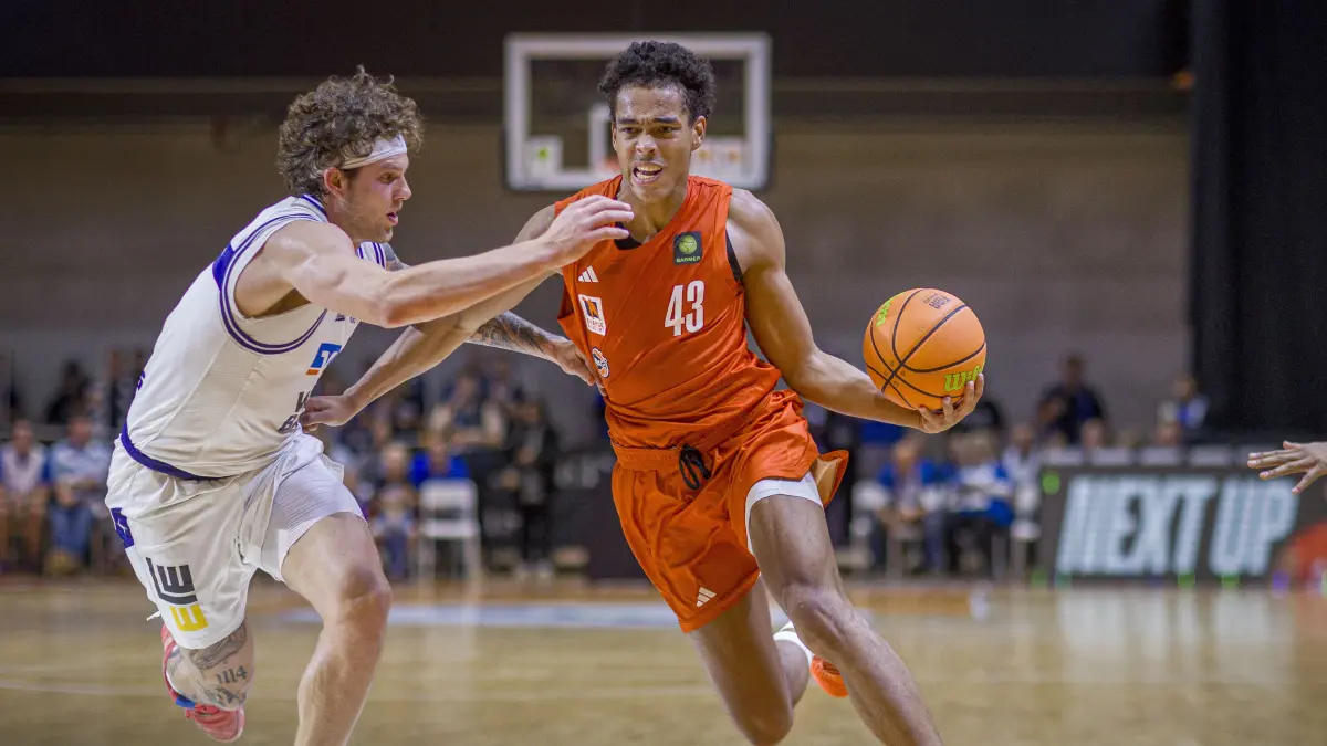 Basketball, 2. Bundesliga ProA, Orange Academy (orange) gegen Merlins Crailsheim (weiss)