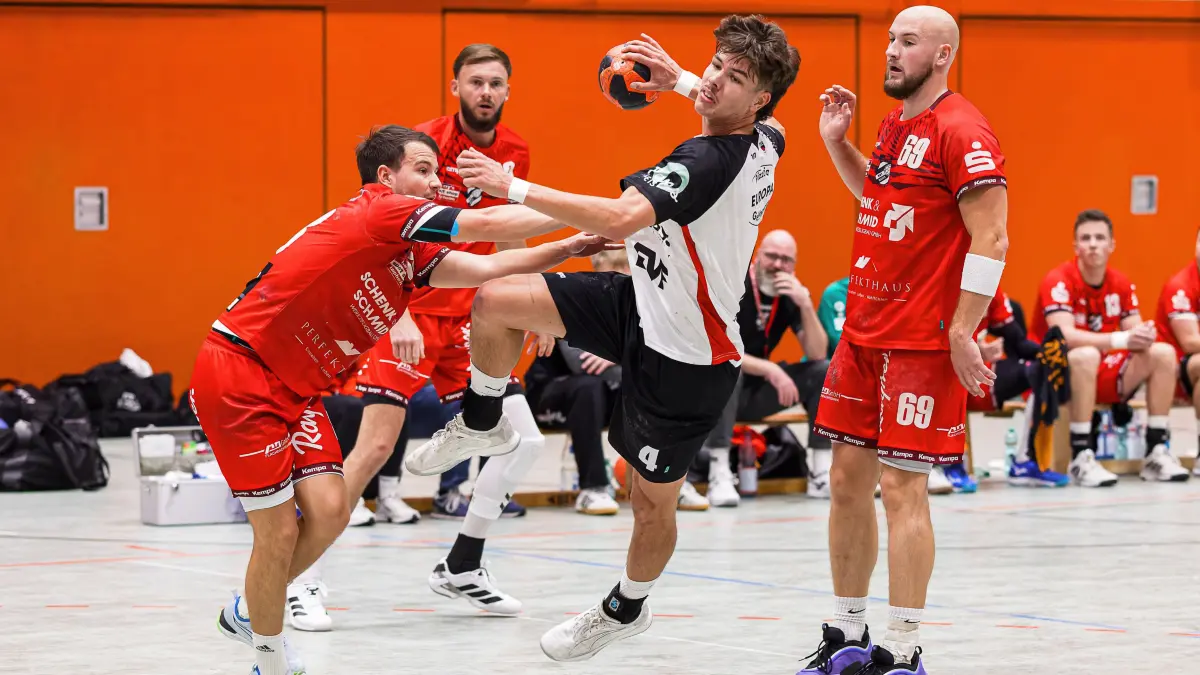 Handball Verbandsliga: Handball Verbandsliga; TV Altenstadt - HV Rot-Weiß Laupheim;
Robin Schieß (TV Altenstadt, #4);
17.10.2026; Michelberghalle; Geislingen.
Foto: Thomas Madel