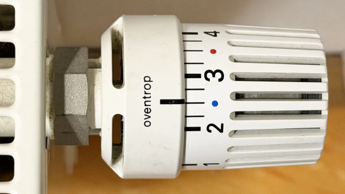 Einfach aufdrehen? Zum Heizstart gibt es einiges zu beachten. Die Energieagentur Zollernalb gibt dazu Tipps.