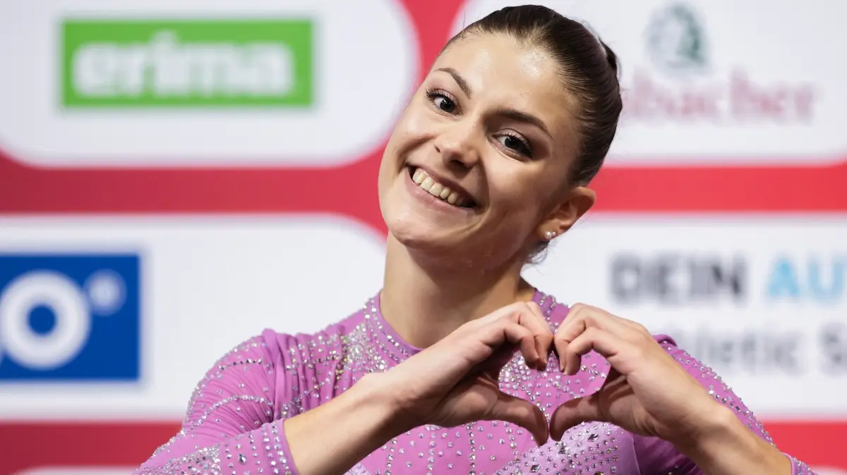Carina Kraiser schickt von den DM in Hannover ein großes Herz in die Heimat nach Hülben und zu ihren Fans.