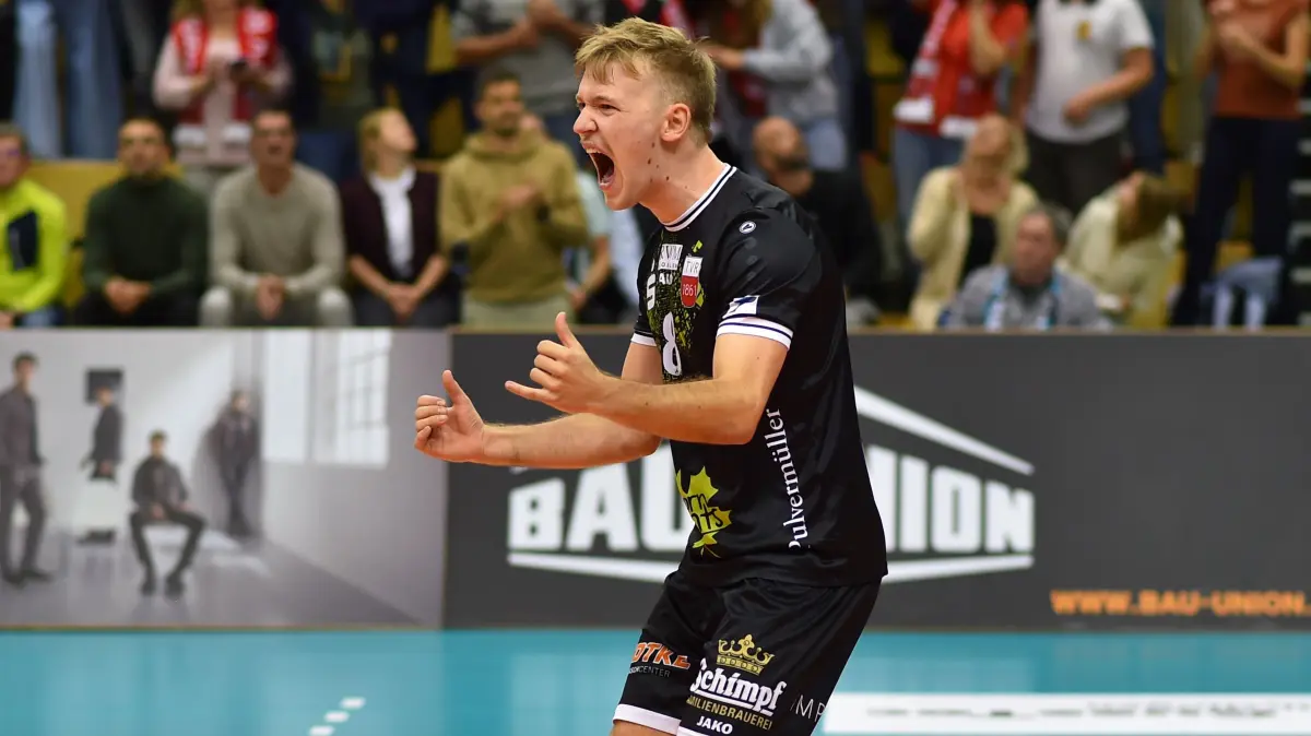 TV Rottenburg vs. SWD powervolleys Dueren, Volleyball, 1. Bundesliga Maenner, 1. Spieltag, Spiel 1006, Spielzeit 2026/2027, 20.10.2026: Mika Vicent Ahmann (TV Rottenburg, #18)
TV Rottenburg vs. SWD powervolleys Dueren, Volleyball, 1. Bundesliga Maenner, 1. Spieltag, Spiel 1006, Spielzeit 2026/2027, 20.10.2026,
Foto: Eibner-Pressefoto/Ralph Kunze