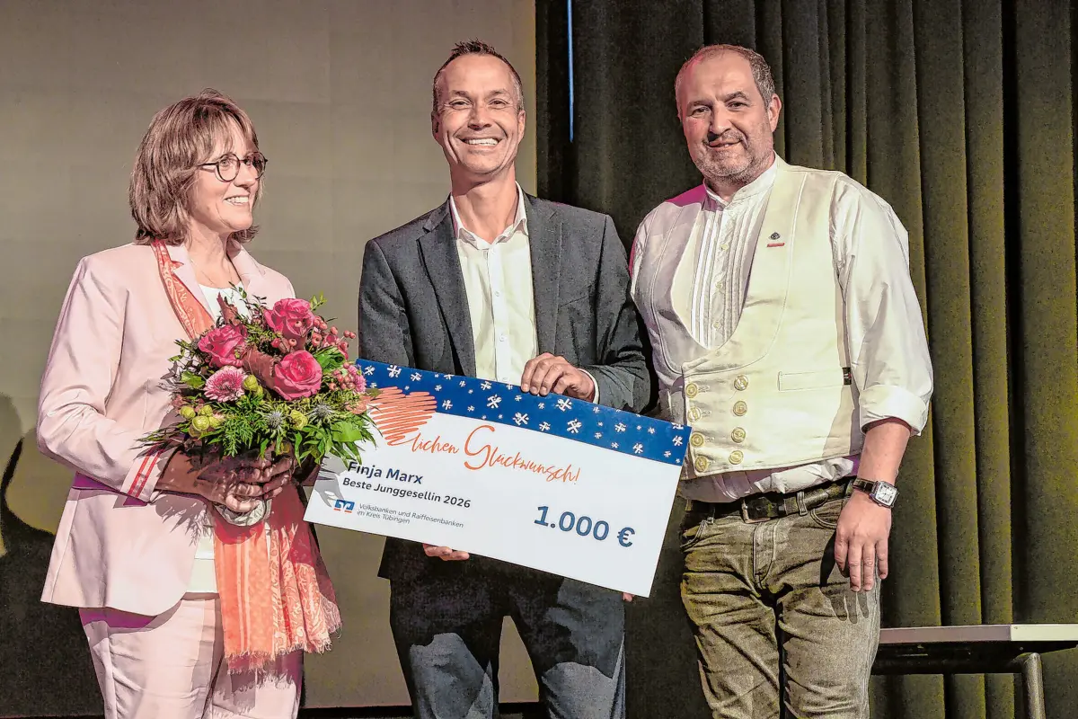 Mutter der besten Junggesellin Finja Marx mit Thomas Holzer (M.) und Norert Schnitzler. Innung für Sanität & Heizung Tübingen. Beruf: AnlagenmechanikerinFoto: Gudrun de Maddalena⇥De Maddalena_Tuebingen_017632203